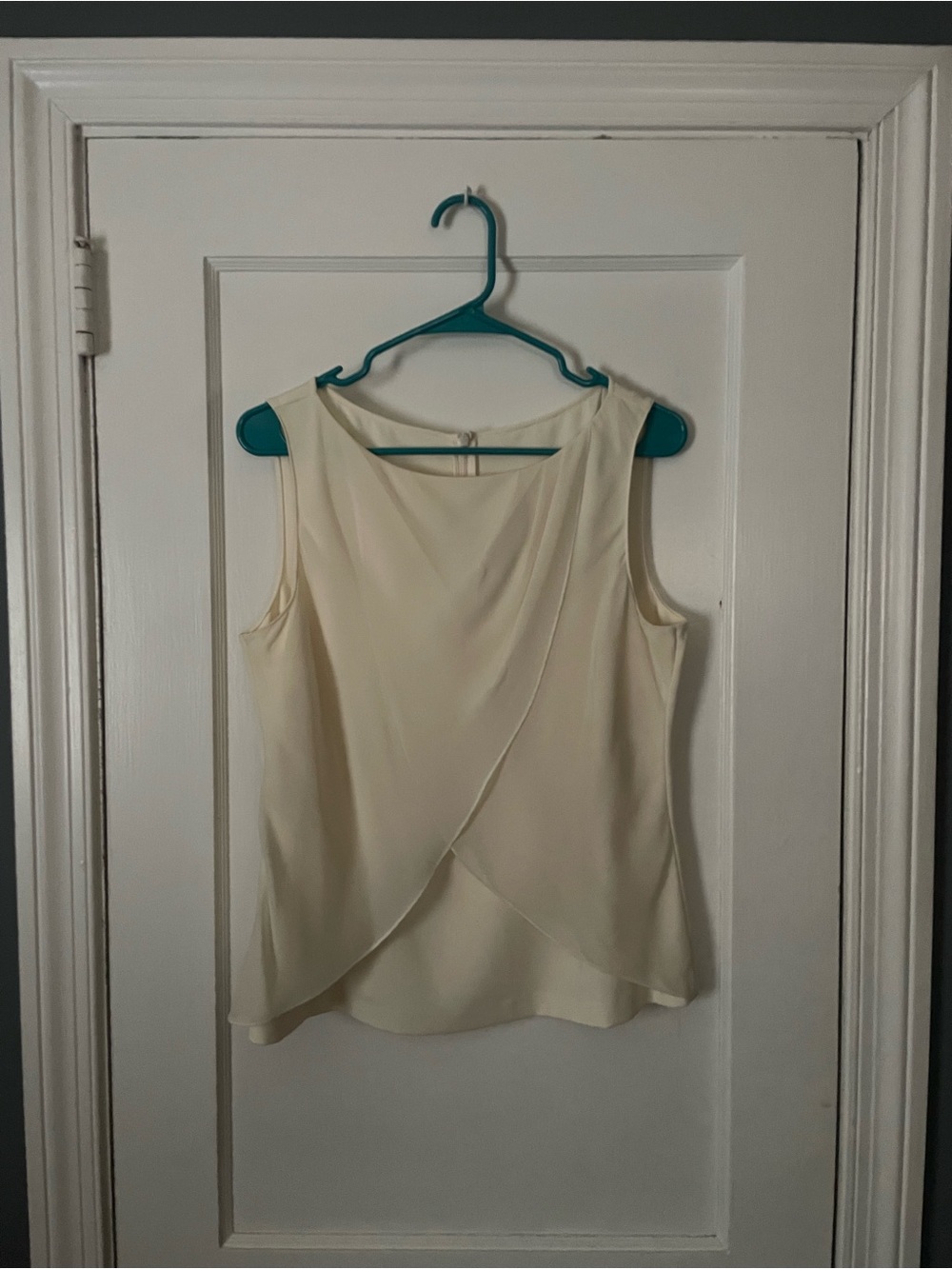 St. John Cream Sleeveless Draped Camisole Size Medium